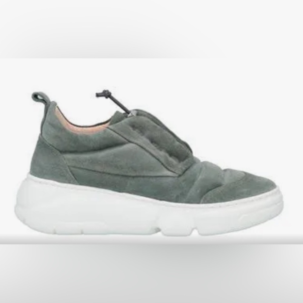 AGL Sneakers-NEW